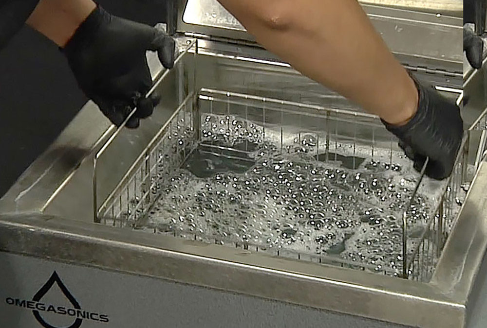How does Ultrasonic Technology Clean?