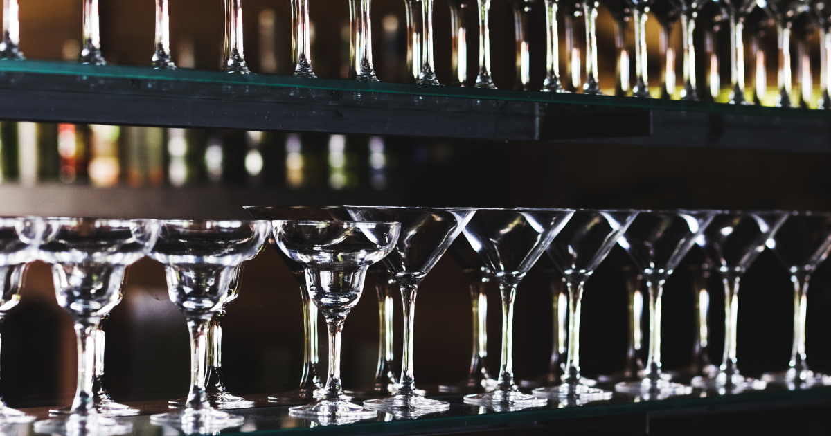 cleaning glassware in an ultrasonic cleaner